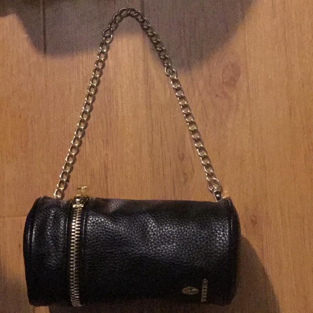 Black shoulder or hand bag dust bag includ